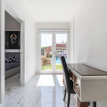 Leon With Private Pool Сasa de vacaciones