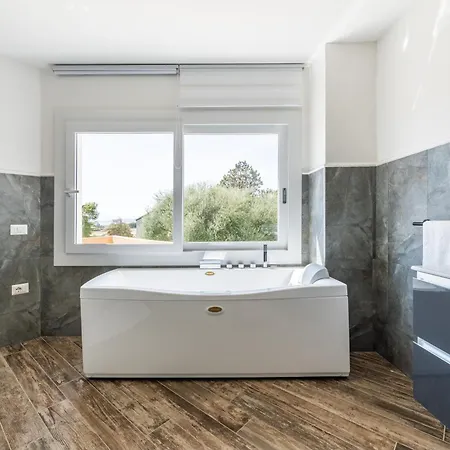 Дом отдыха Leon With Private Pool Куарту-Сант'Элена