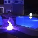 Semesterbostad Leon With Private Pool *