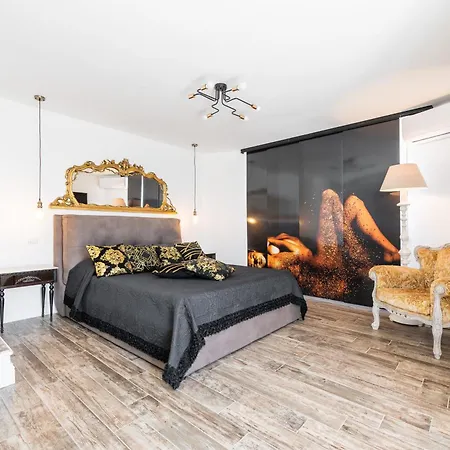 Leon With Private Pool Quartu SantʼElena