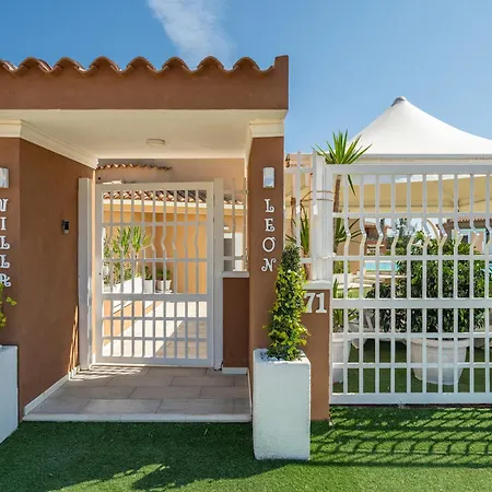 Leon With Private Pool Semesterbostad