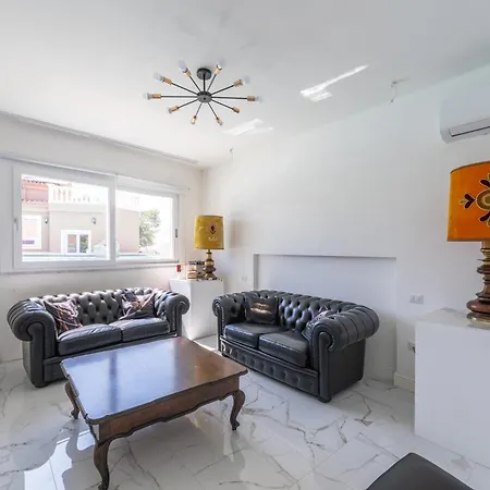 Semesterbostad Leon With Private Pool Quartu SantʼElena