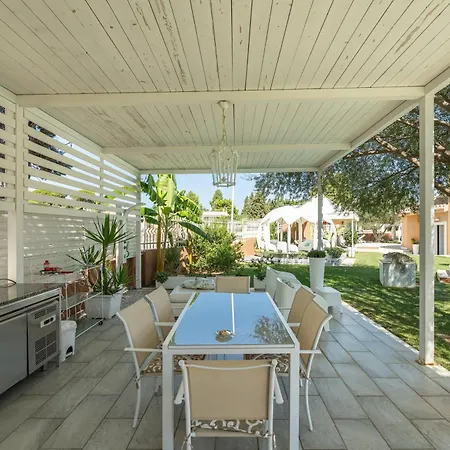 Leon With Private Pool Semesterbostad Quartu SantʼElena