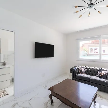 Semesterbostad Leon With Private Pool *